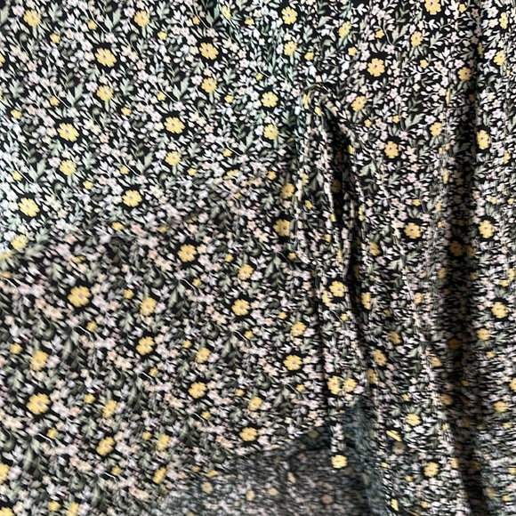 Max Studio NWT Misty Daisy Print Ruffle Ruched Midi Skirt Black Yellow Size S - Picture 5 of 13